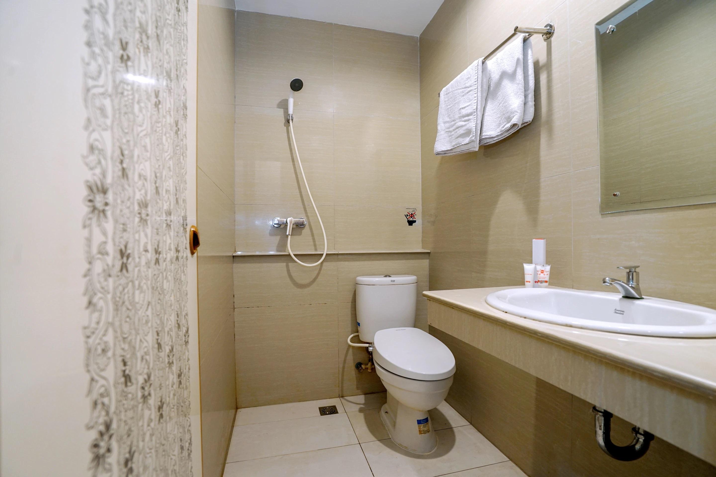 פאלמבאנג Oyo 251 The Maximus Inn Hotel מראה חיצוני תמונה
