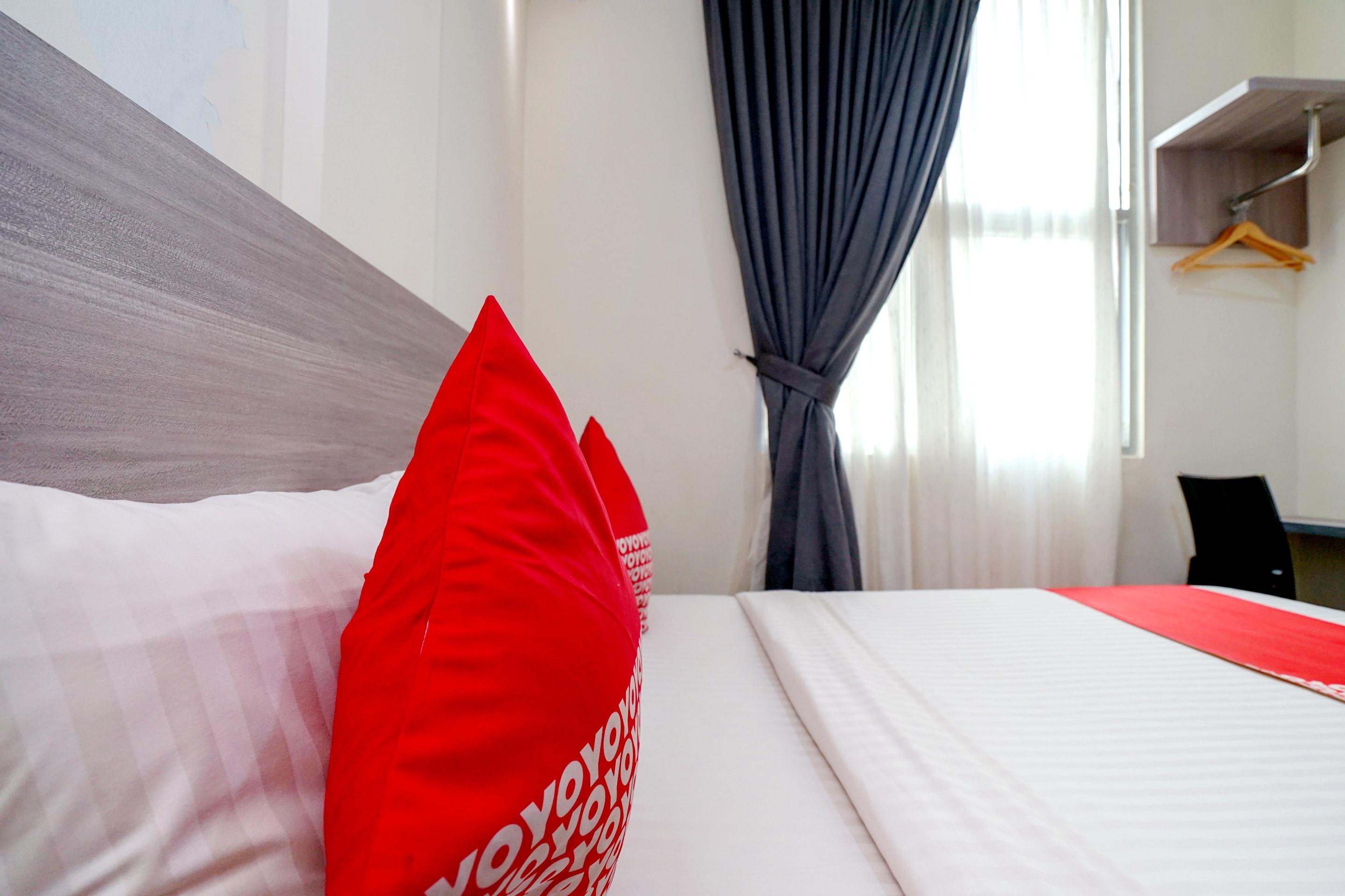 פאלמבאנג Oyo 251 The Maximus Inn Hotel מראה חיצוני תמונה