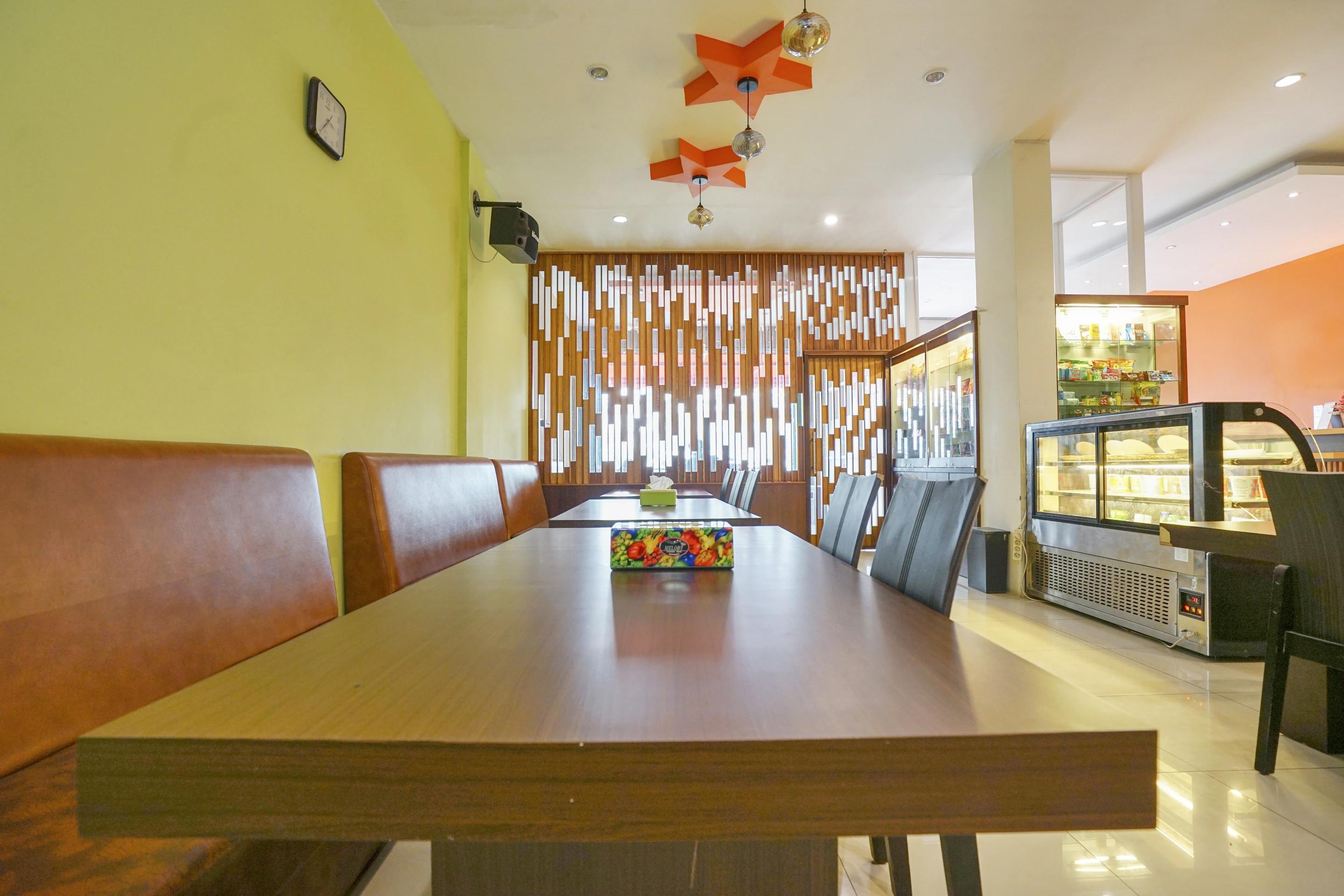 פאלמבאנג Oyo 251 The Maximus Inn Hotel מראה חיצוני תמונה