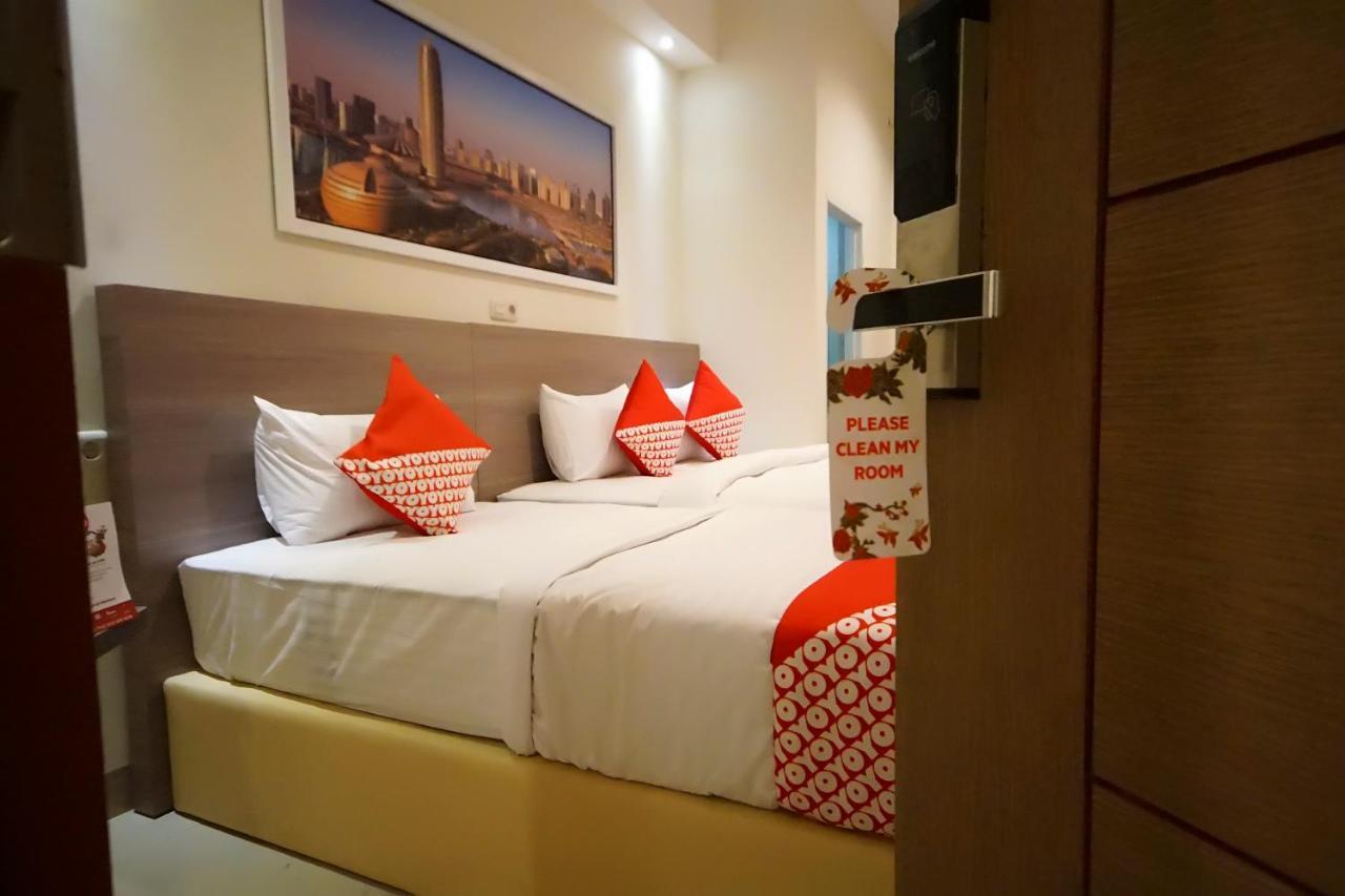 פאלמבאנג Oyo 251 The Maximus Inn Hotel מראה חיצוני תמונה