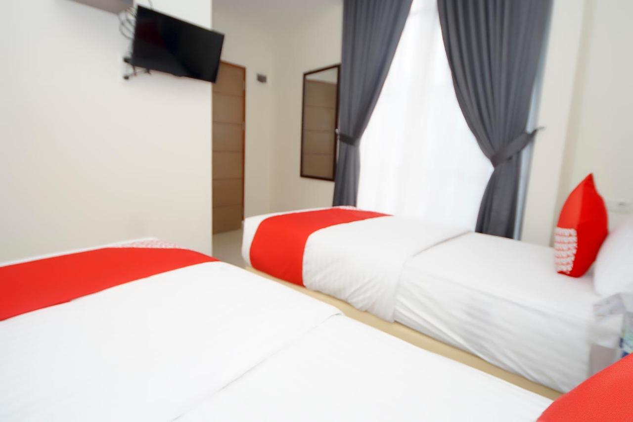 פאלמבאנג Oyo 251 The Maximus Inn Hotel מראה חיצוני תמונה